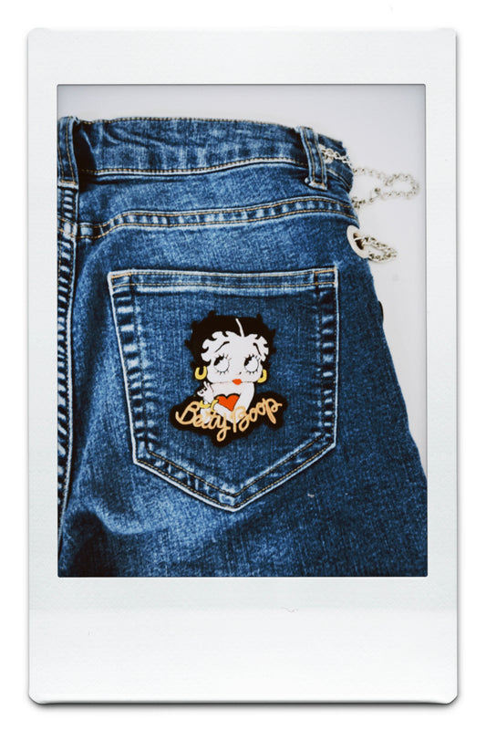 10F1 LOW RISE BETTY BOOP SIDE CHAIN JEANS