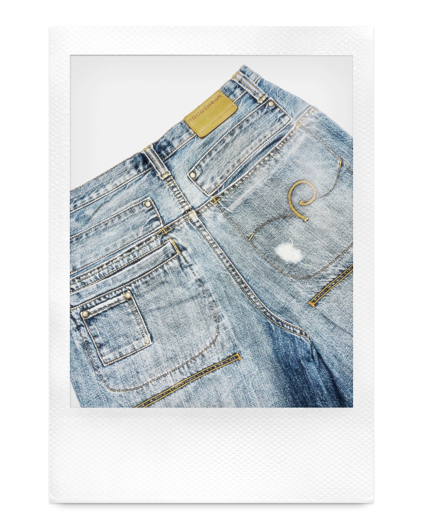 ROCAWEAR DOUBLE POCKET DENIM SHORTS